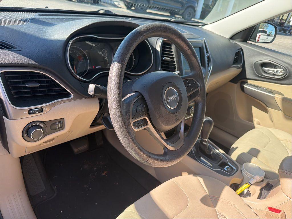 used 2020 Jeep Cherokee car, priced at $15,898