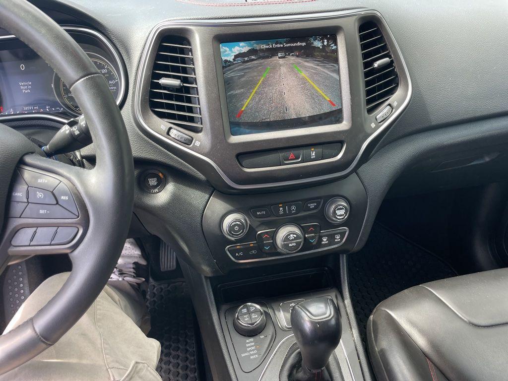 used 2022 Jeep Cherokee car, priced at $22,797