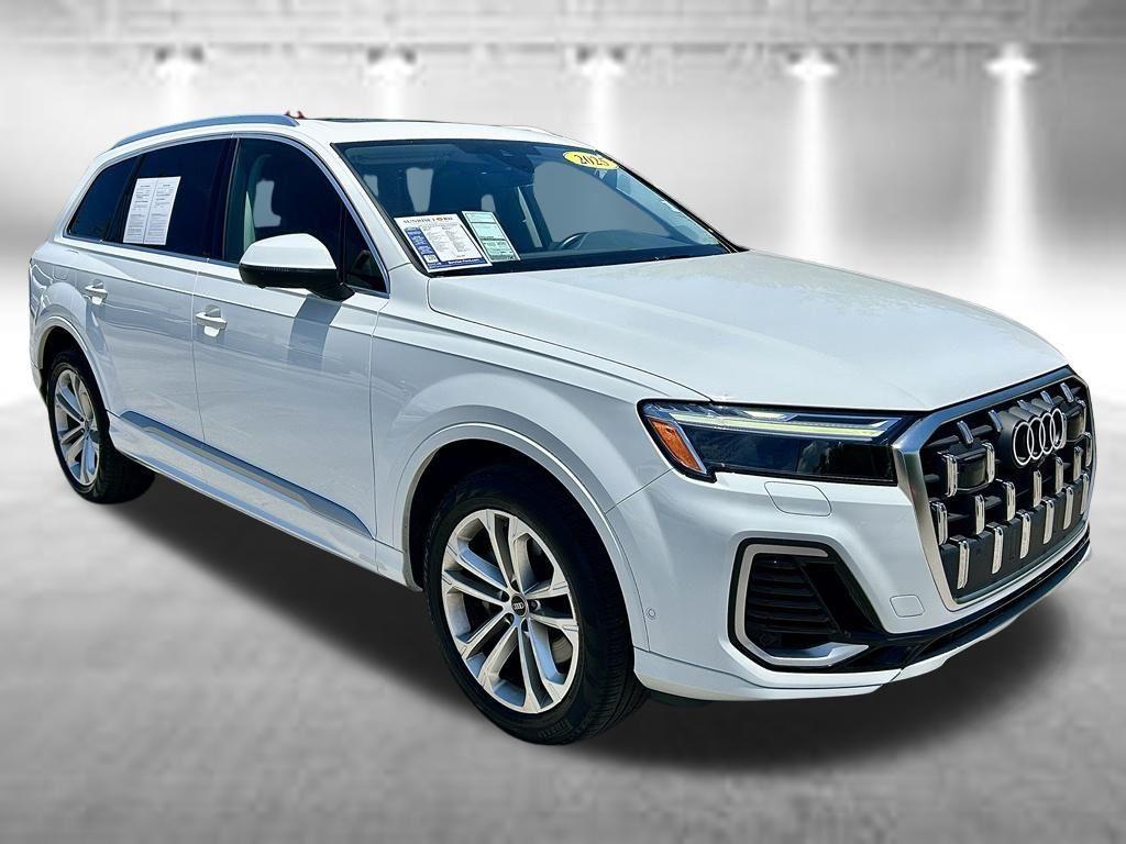 used 2025 Audi Q7 car, priced at $45,297