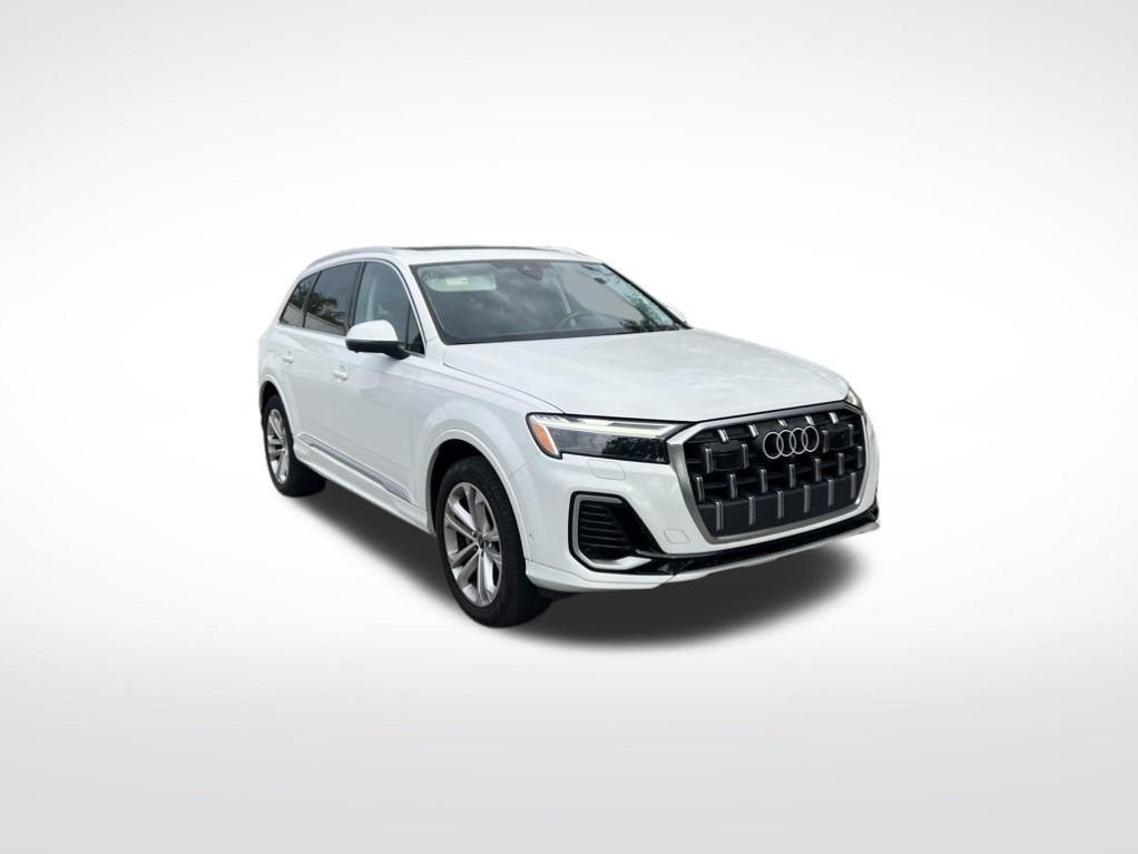 used 2025 Audi Q7 car, priced at $46,297