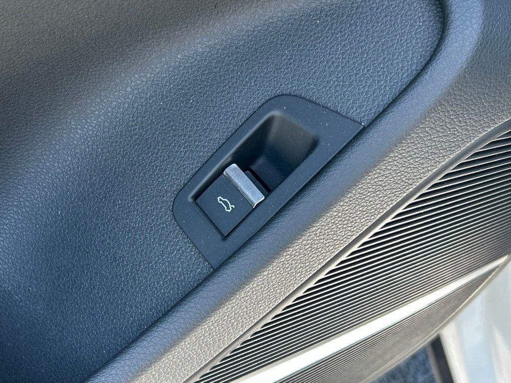 used 2025 Audi Q7 car, priced at $45,297