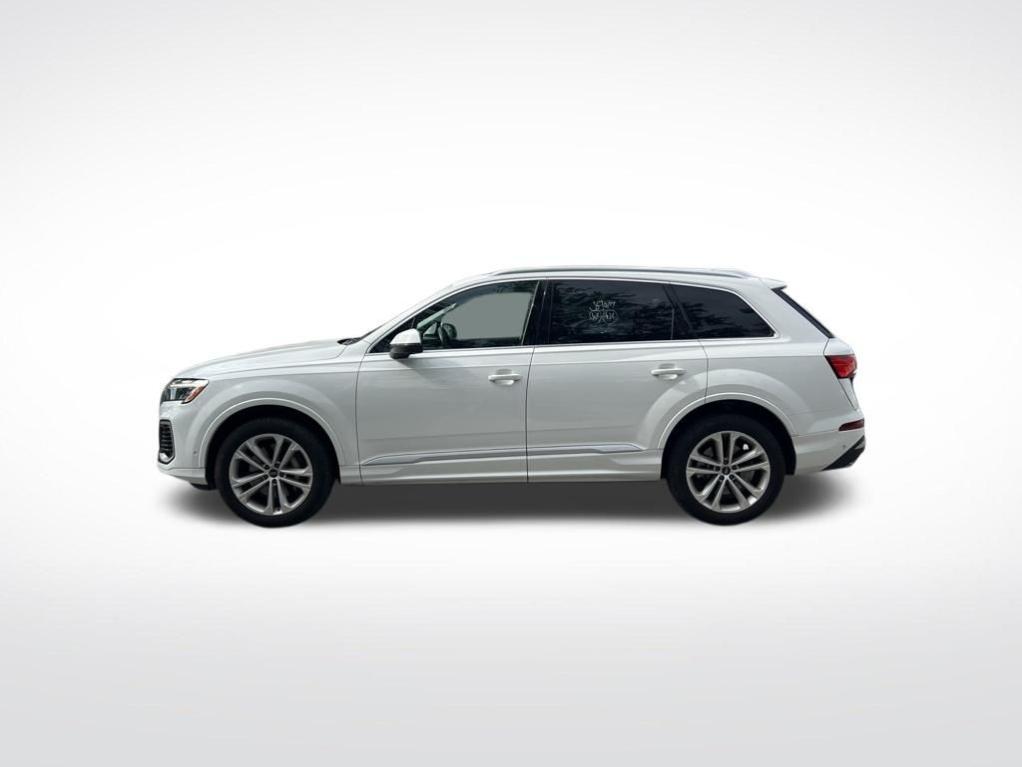 used 2025 Audi Q7 car, priced at $46,297