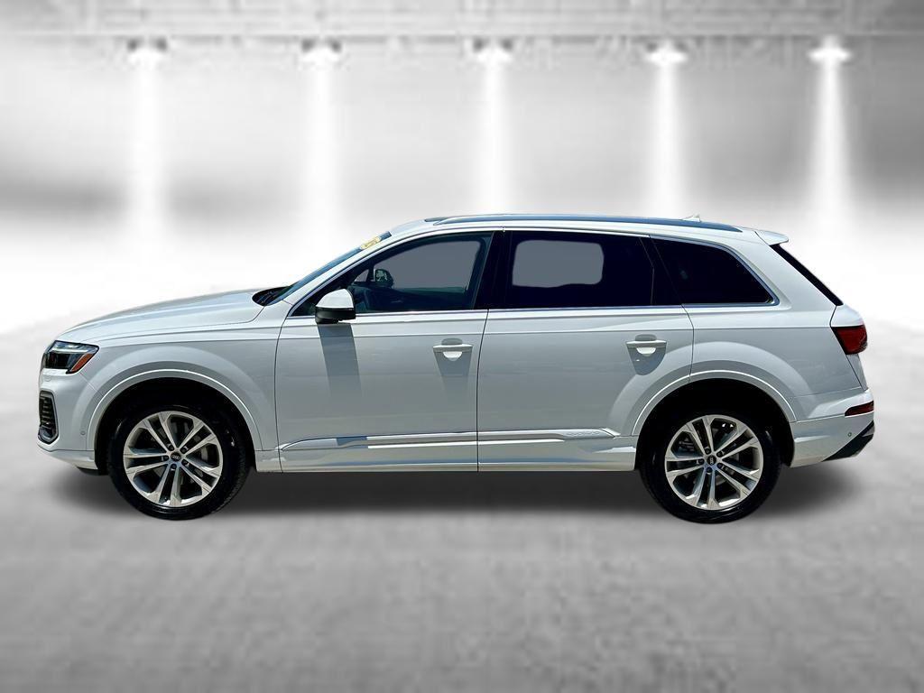 used 2025 Audi Q7 car, priced at $45,297