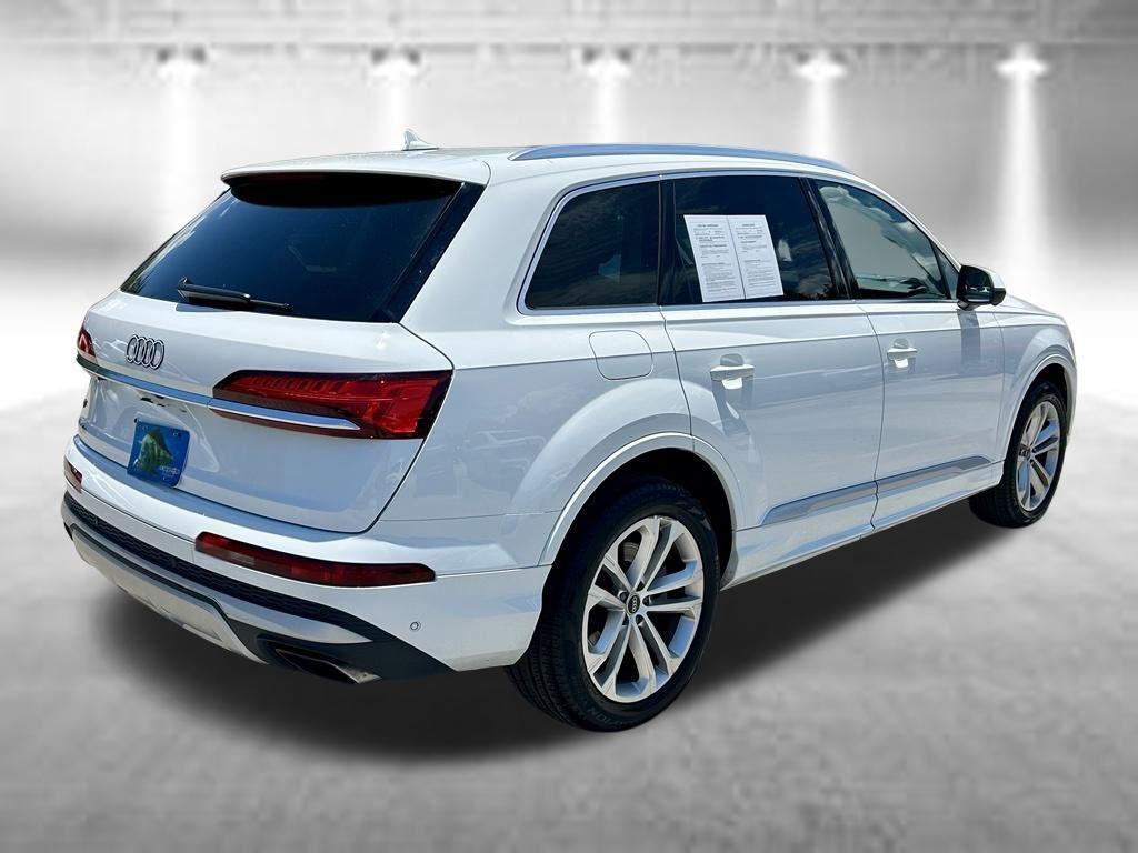 used 2025 Audi Q7 car, priced at $45,297