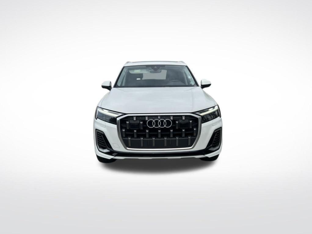 used 2025 Audi Q7 car, priced at $46,297