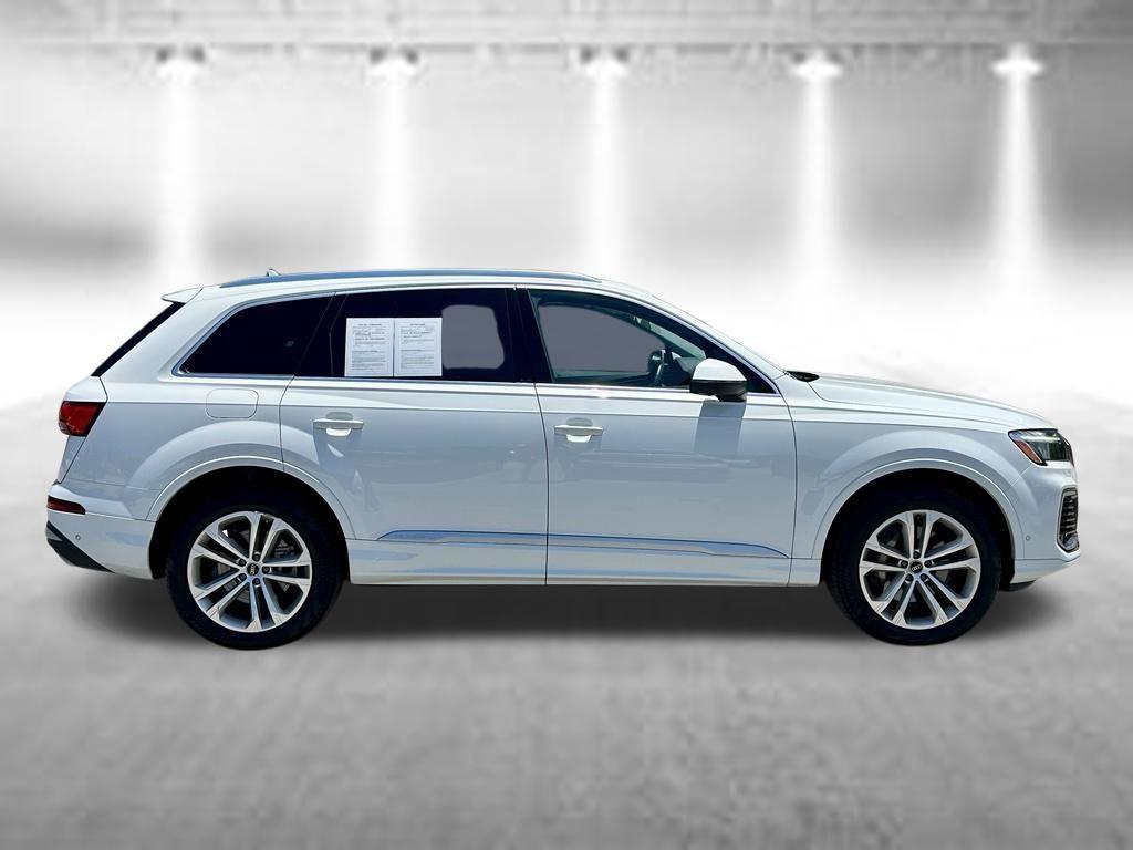 used 2025 Audi Q7 car, priced at $45,297