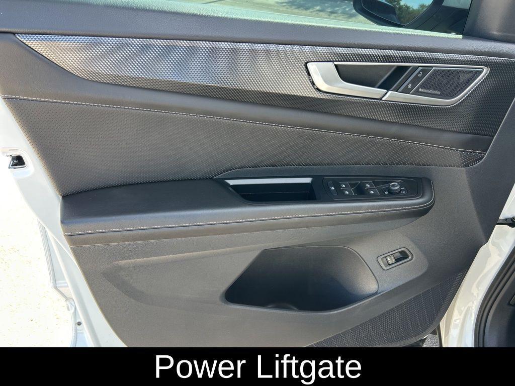 used 2025 Volkswagen Atlas Cross Sport car, priced at $39,499