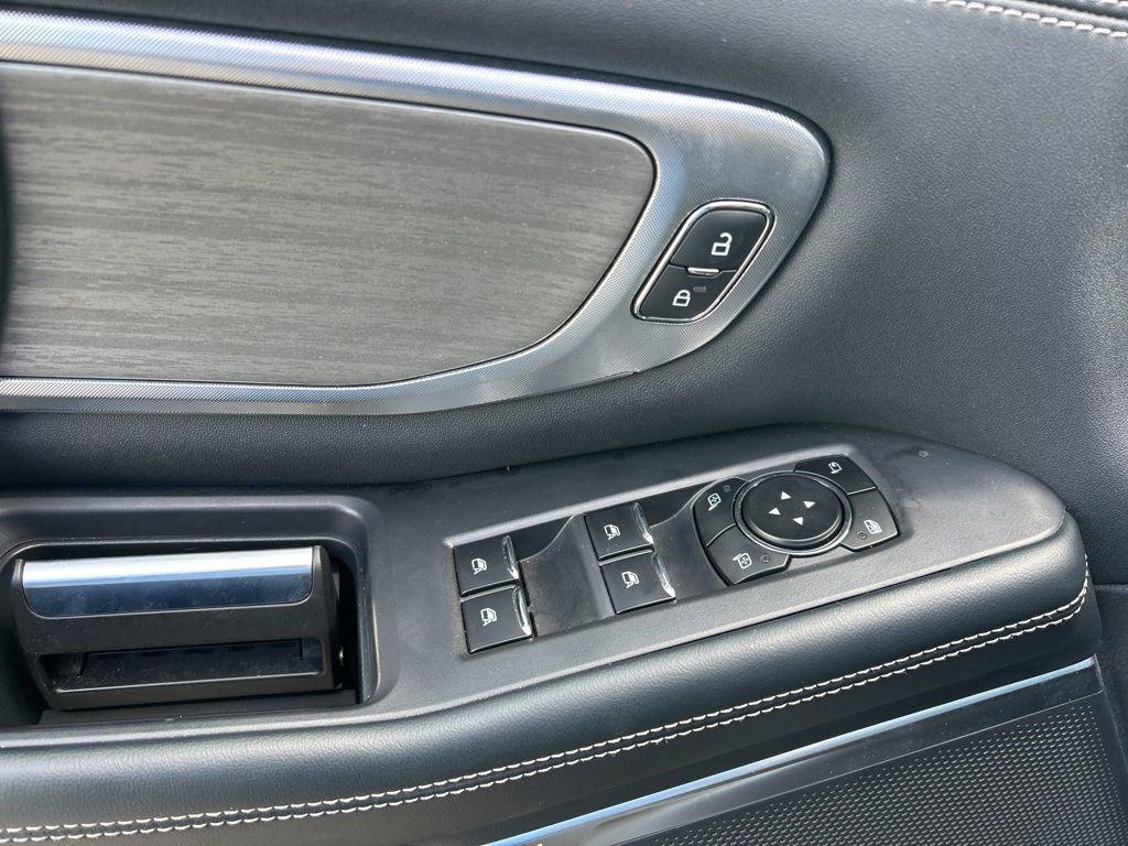 used 2025 Ford Expedition car, priced at $65,798