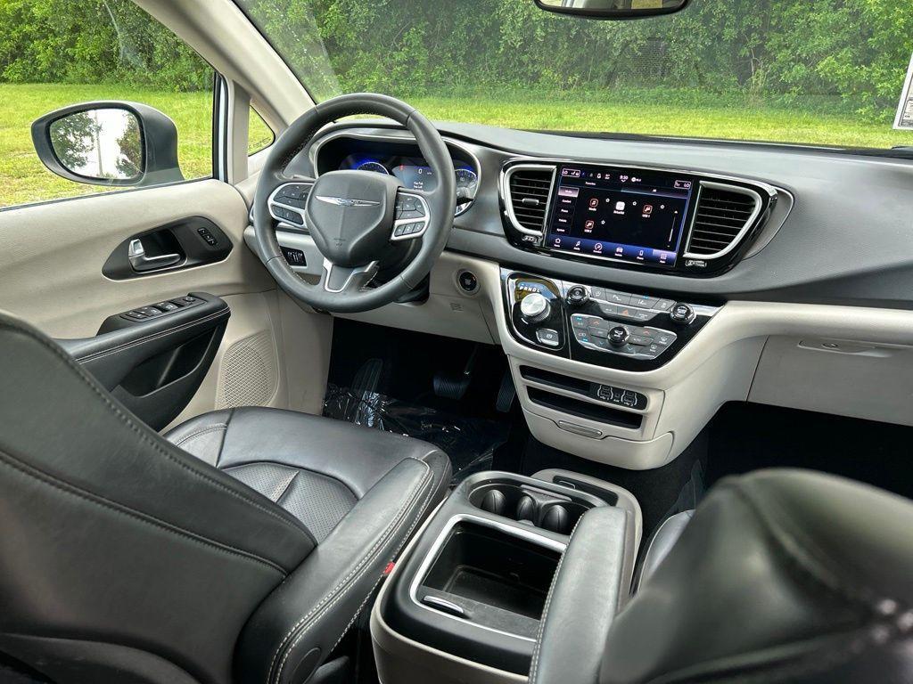 used 2023 Chrysler Pacifica car, priced at $20,841