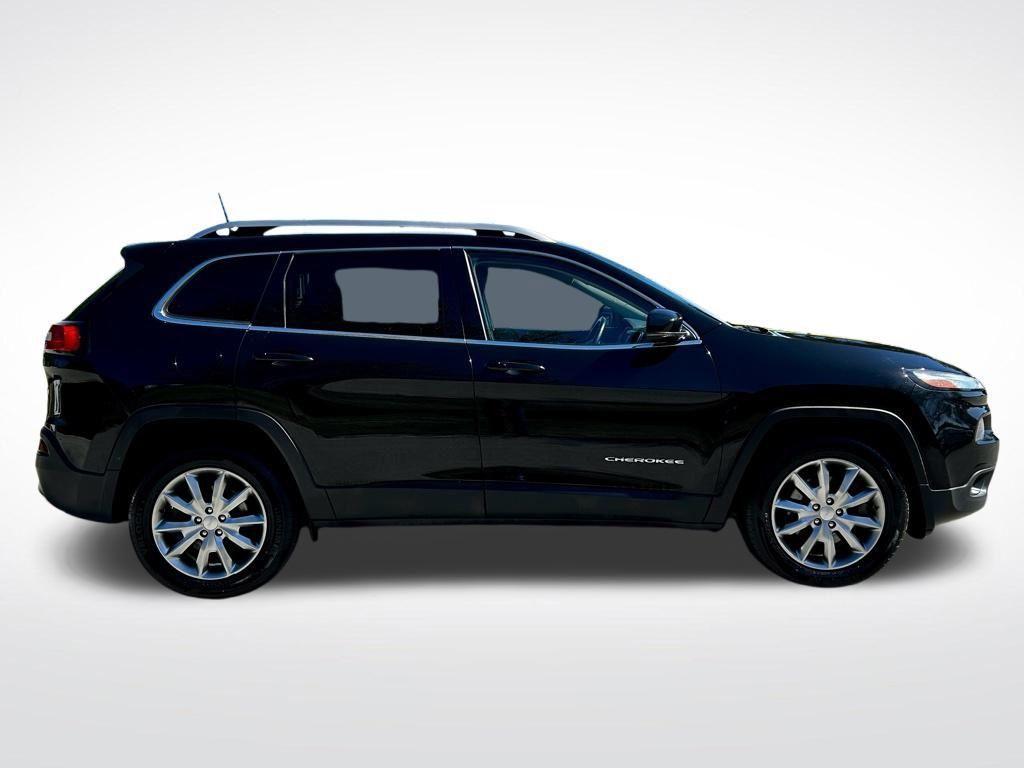 used 2018 Jeep Cherokee car, priced at $13,795