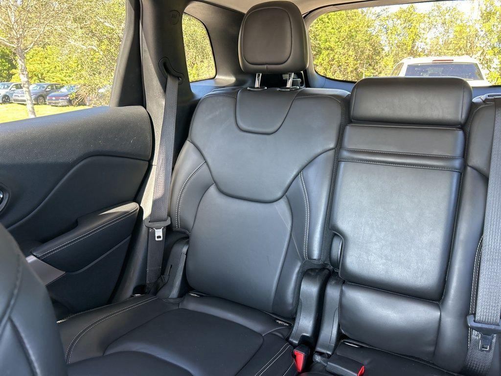 used 2018 Jeep Cherokee car, priced at $13,795