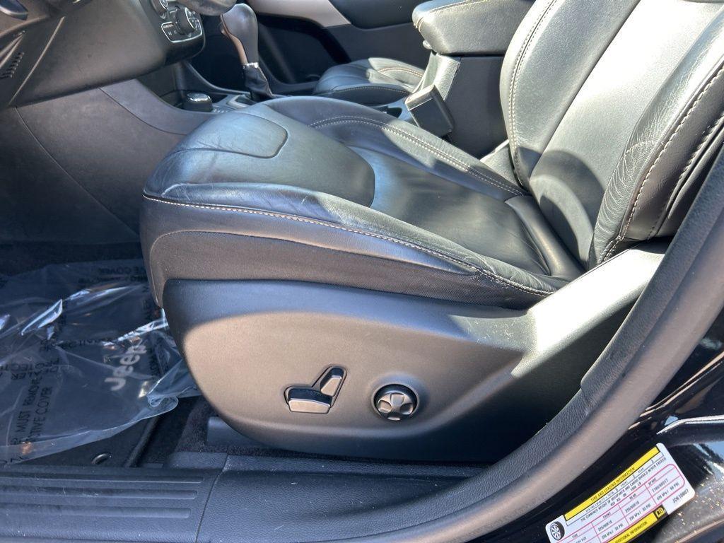 used 2018 Jeep Cherokee car, priced at $13,795