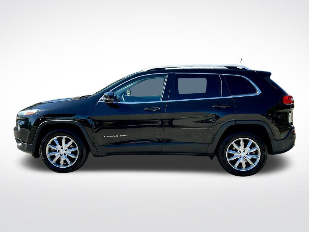 used 2018 Jeep Cherokee car, priced at $13,795