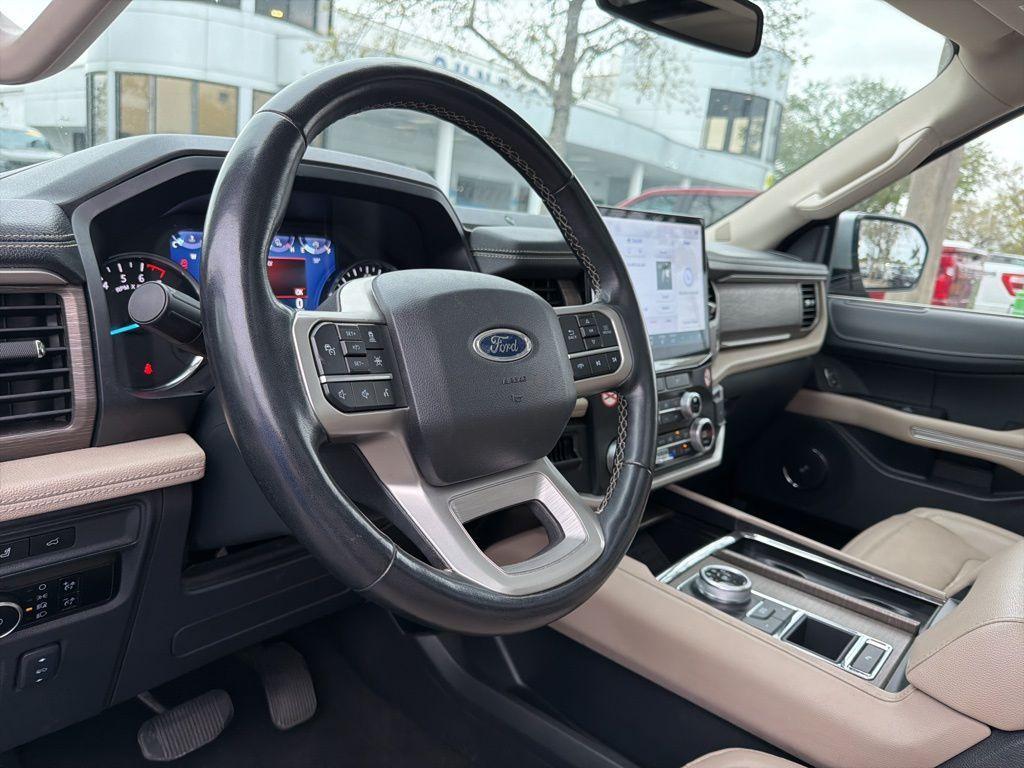 used 2024 Ford Expedition car, priced at $37,497