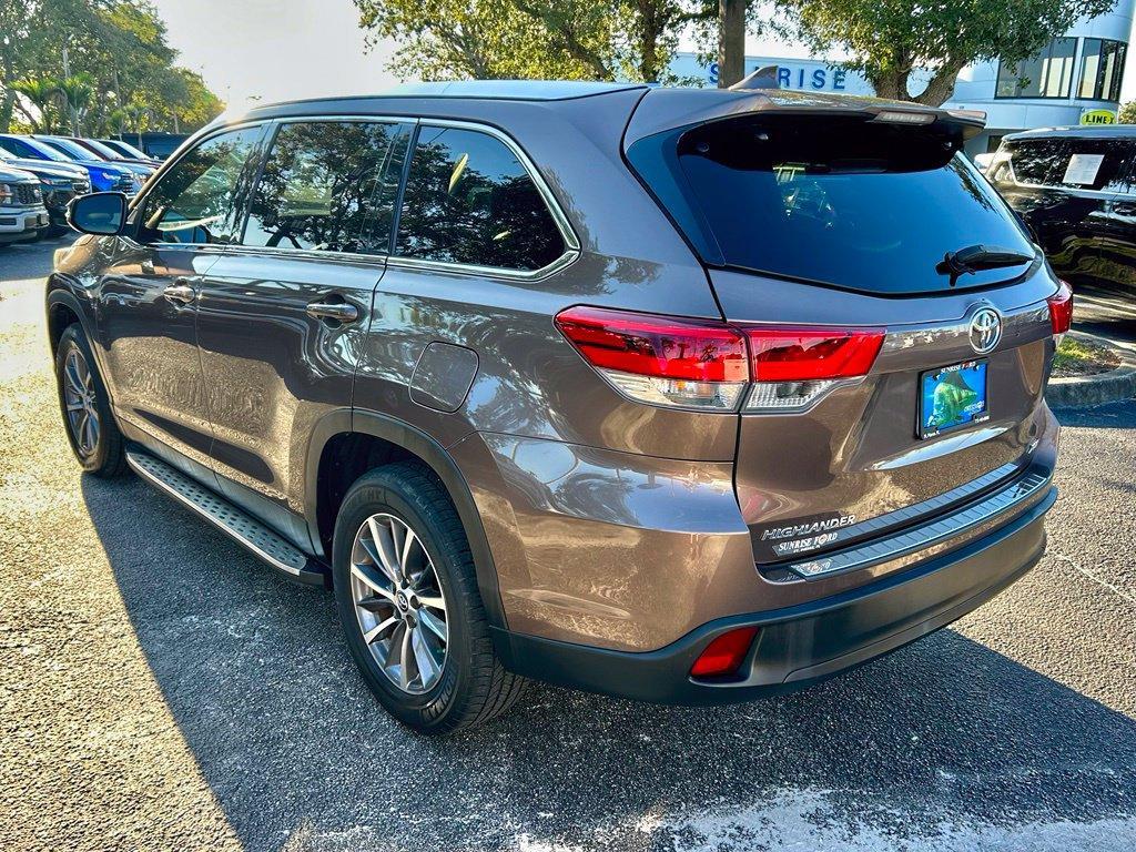 used 2019 Toyota Highlander car, priced at $17,447