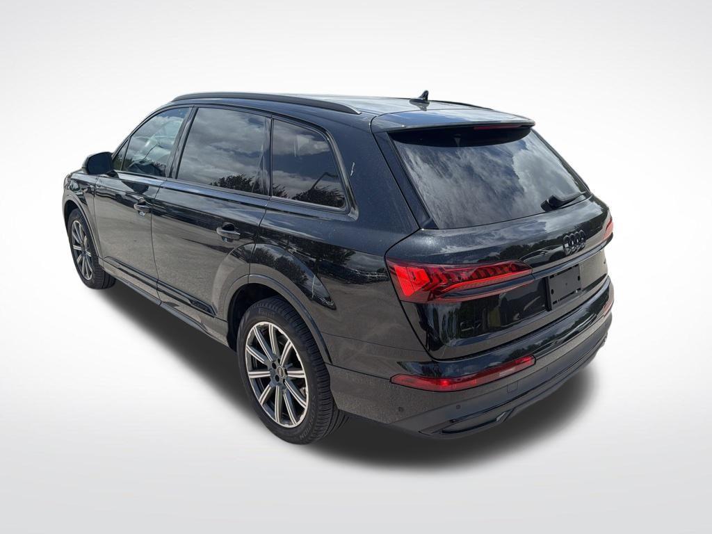 used 2023 Audi Q7 car, priced at $39,636