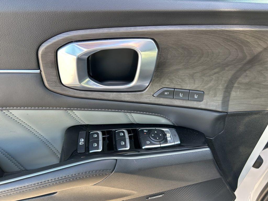 used 2024 Kia Sorento car, priced at $36,698