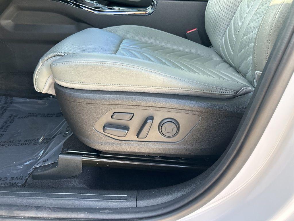 used 2024 Kia Sorento car, priced at $36,698