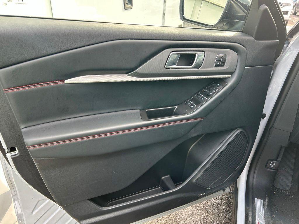 used 2026 Ford Explorer car, priced at $39,999