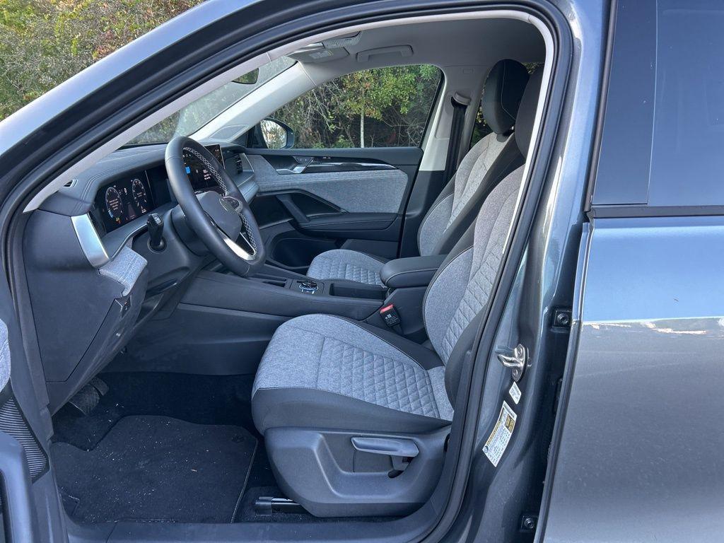 used 2025 Volkswagen Tiguan car, priced at $24,795