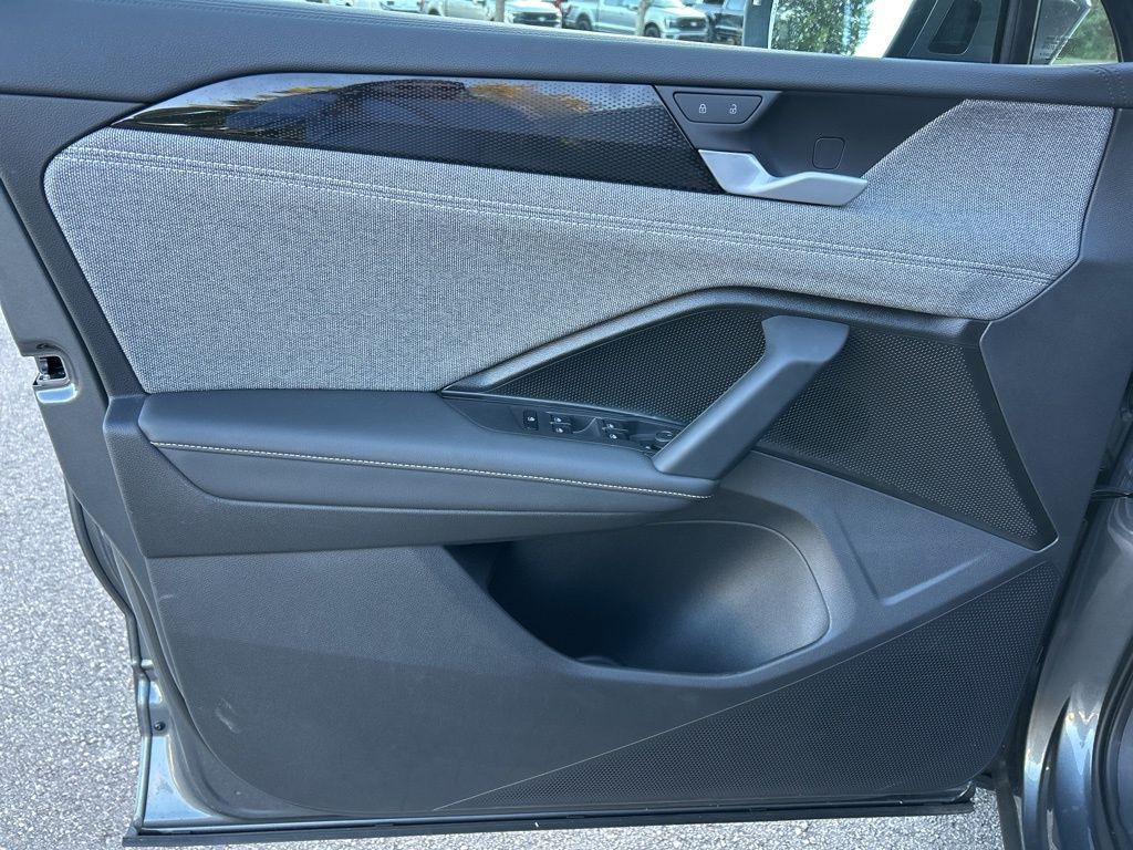 used 2025 Volkswagen Tiguan car, priced at $24,795