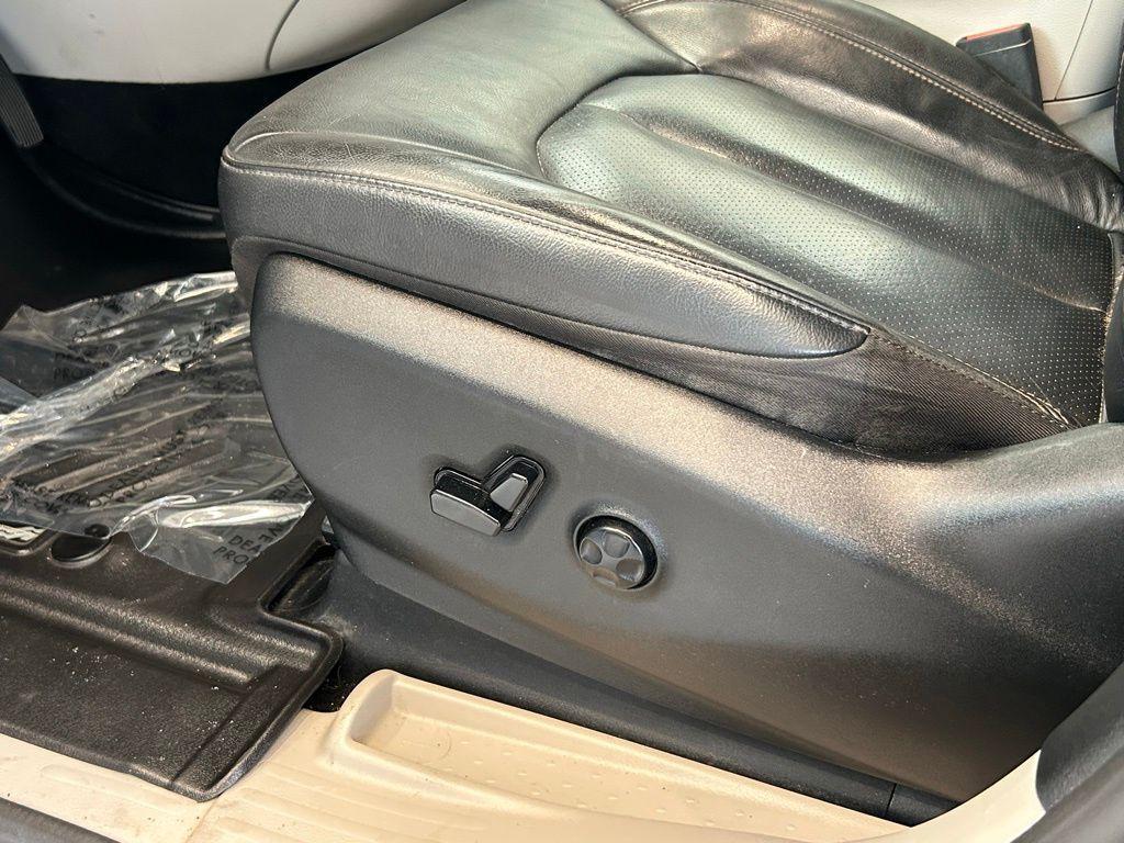 used 2020 Chrysler Pacifica car, priced at $18,995