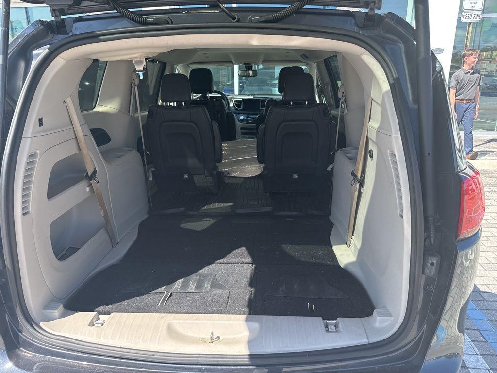 used 2020 Chrysler Pacifica car, priced at $18,595
