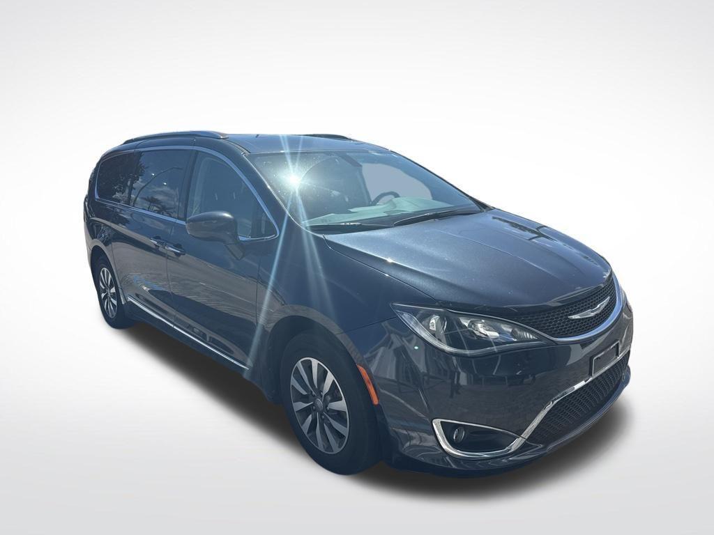 used 2020 Chrysler Pacifica car, priced at $18,595
