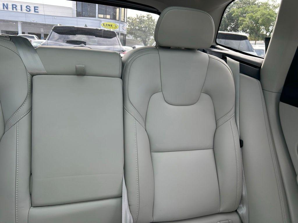 used 2023 Volvo XC60 car, priced at $32,997