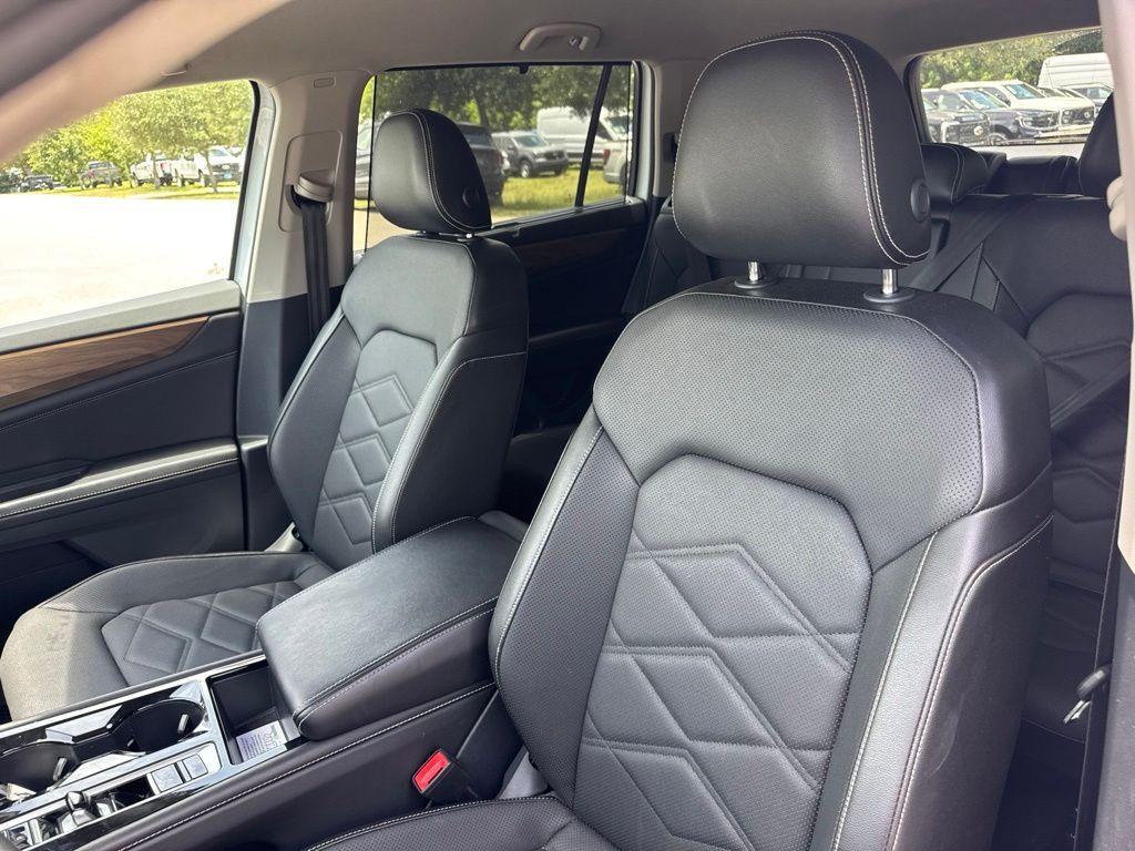 used 2025 Volkswagen Atlas car, priced at $28,542