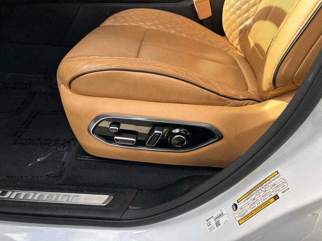 used 2023 Jeep Grand Cherokee car, priced at $37,997