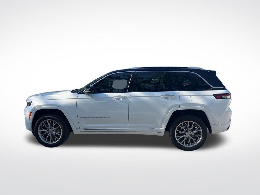 used 2023 Jeep Grand Cherokee car, priced at $38,997