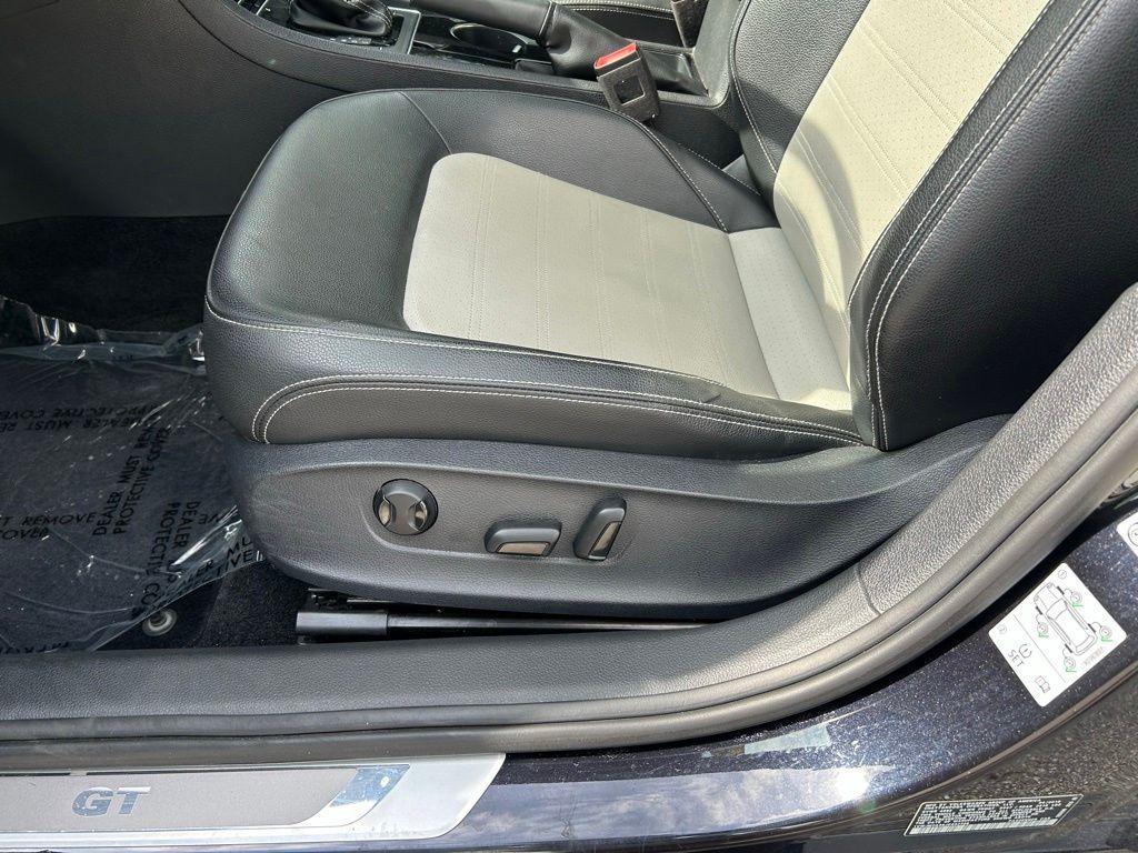 used 2018 Volkswagen Passat car, priced at $14,171