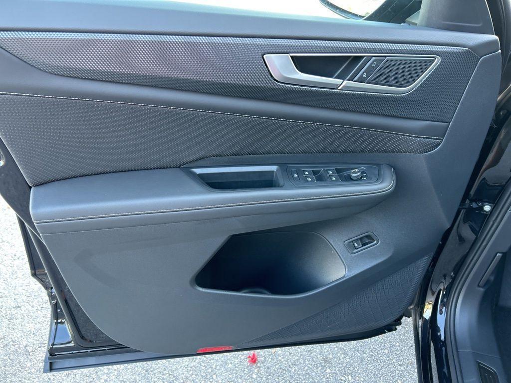 used 2025 Volkswagen Atlas Cross Sport car, priced at $39,195