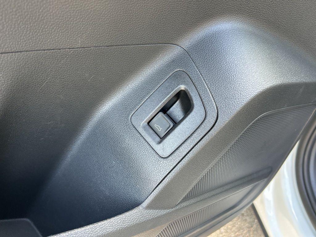 used 2022 Volkswagen Atlas Cross Sport car, priced at $23,095