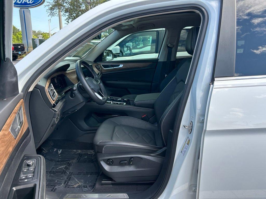 used 2024 Volkswagen Atlas car, priced at $26,997