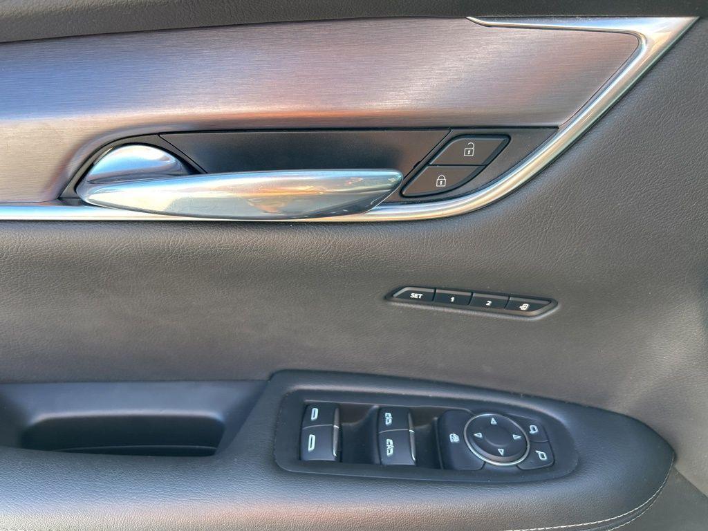 used 2021 Cadillac XT6 car, priced at $26,998