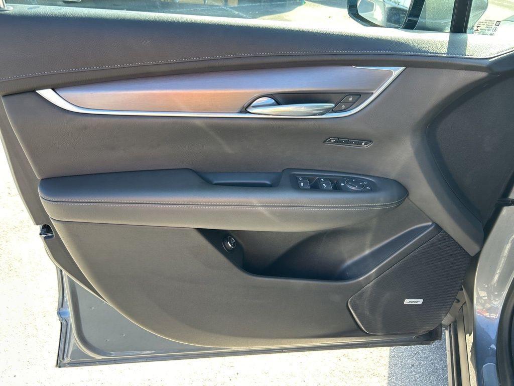 used 2021 Cadillac XT6 car, priced at $26,998