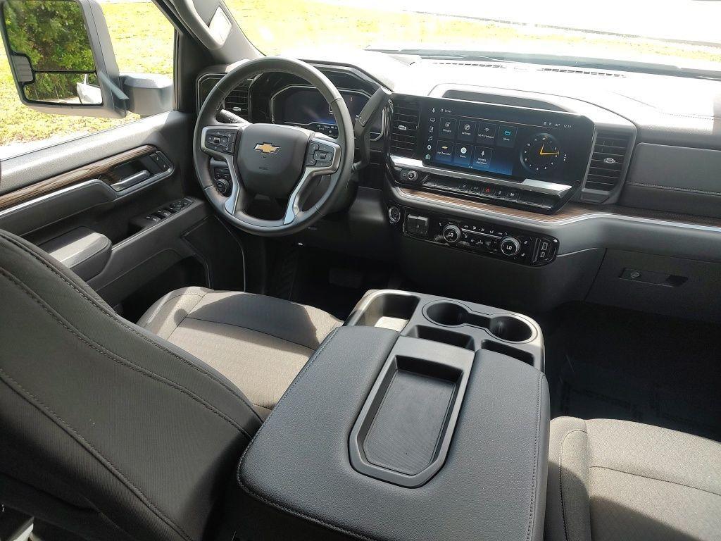 used 2025 Chevrolet Silverado 2500 car, priced at $49,283