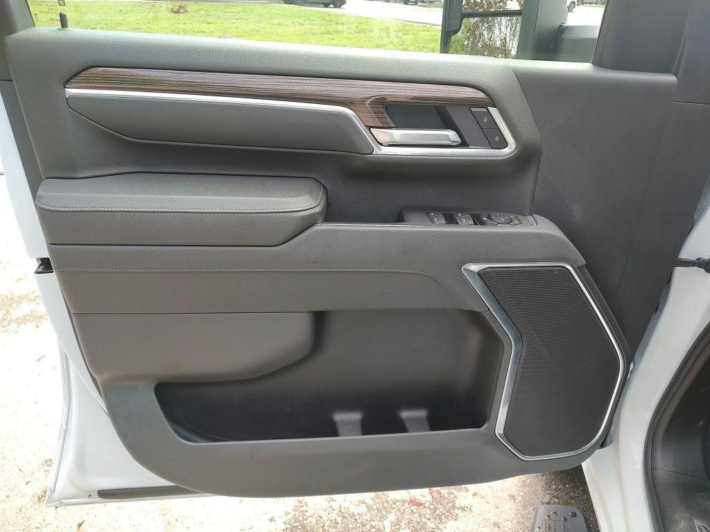 used 2025 Chevrolet Silverado 2500 car, priced at $49,283