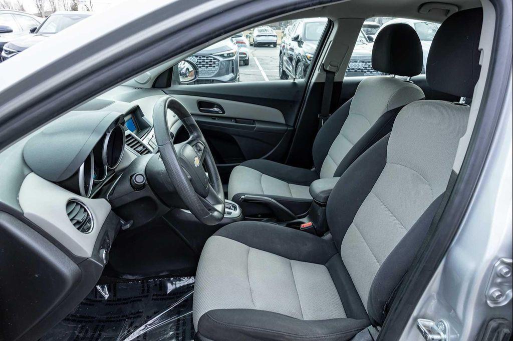 used 2016 Chevrolet Cruze Limited car, priced at $8,499