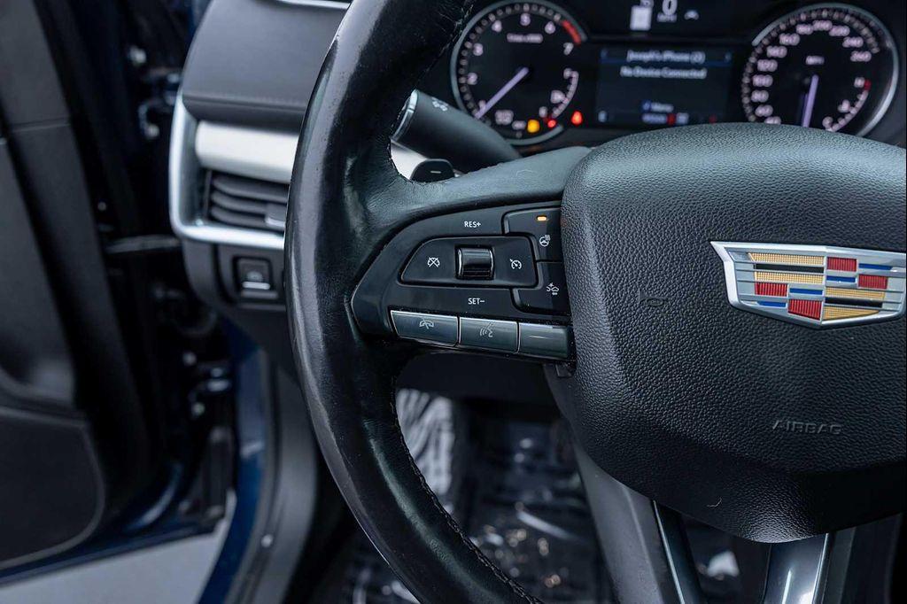 used 2020 Cadillac XT4 car, priced at $15,999