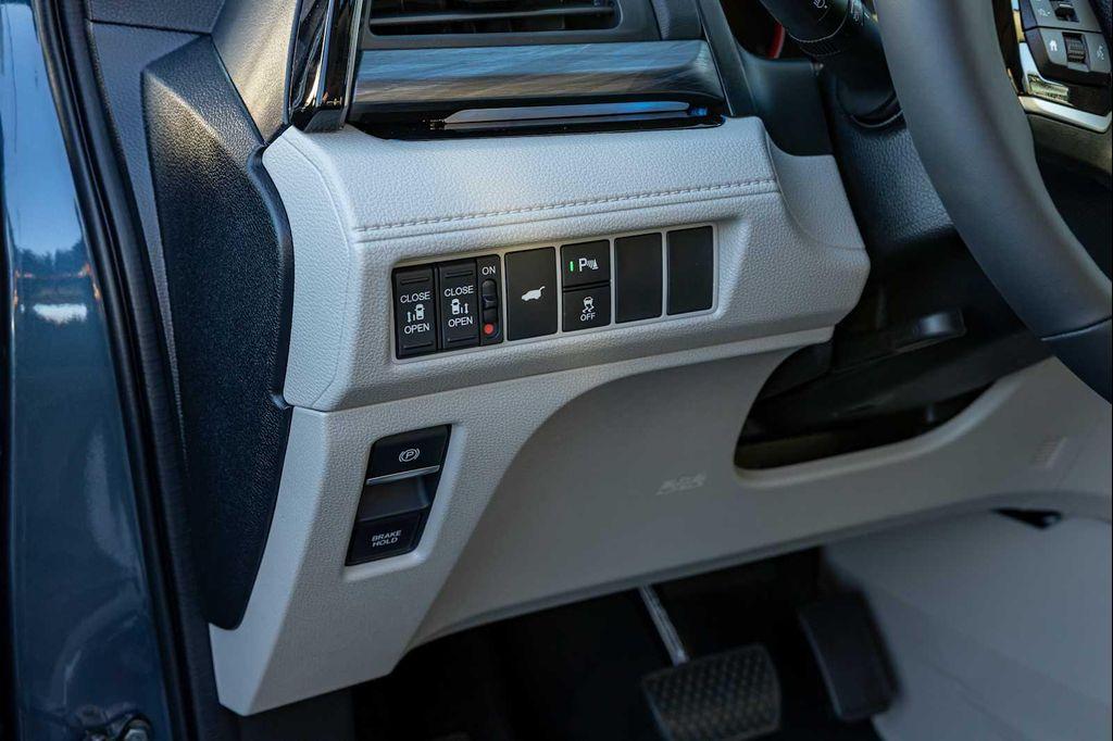 new 2026 Honda Odyssey car, priced at $51,190