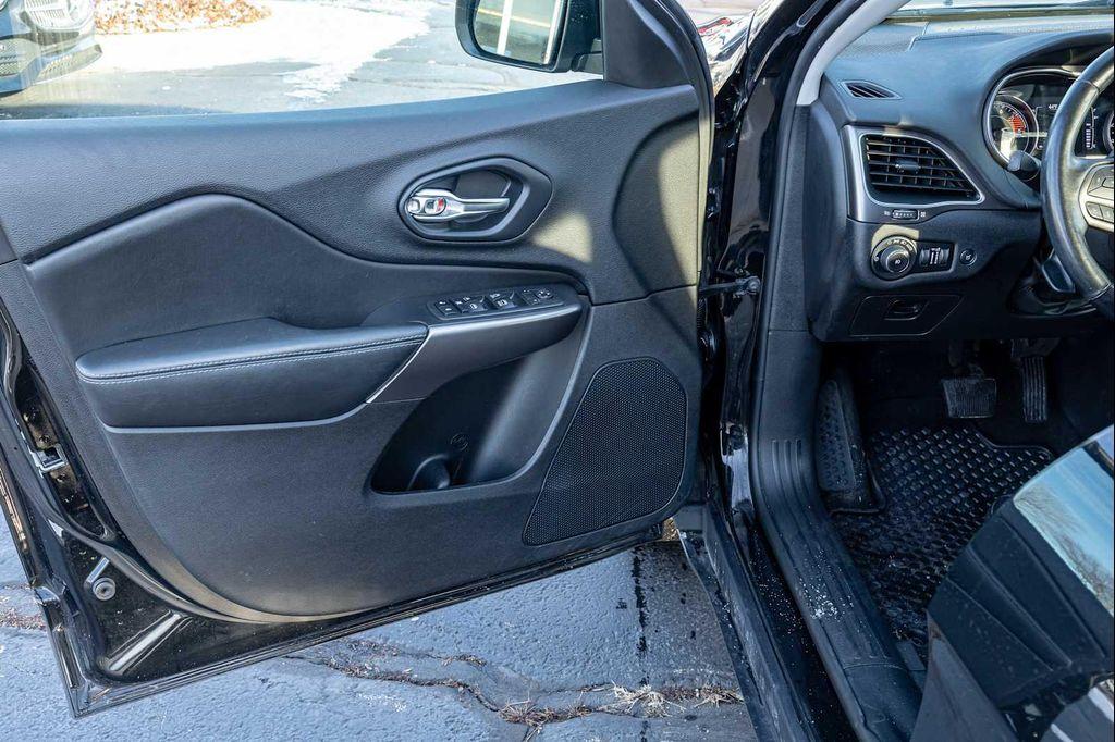 used 2020 Jeep Cherokee car, priced at $15,750