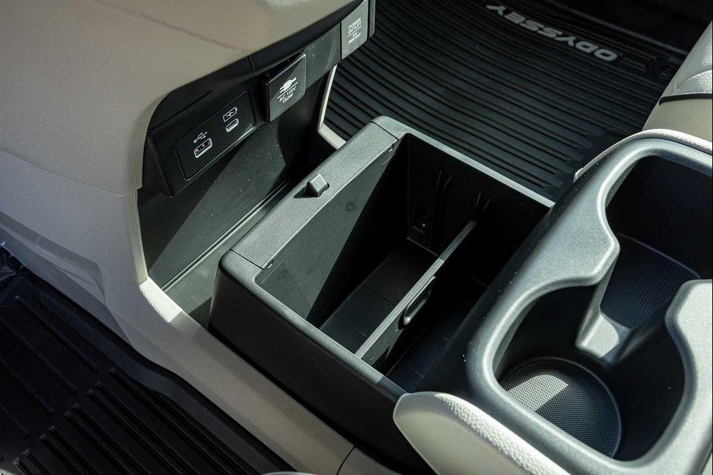 new 2026 Honda Odyssey car, priced at $46,990
