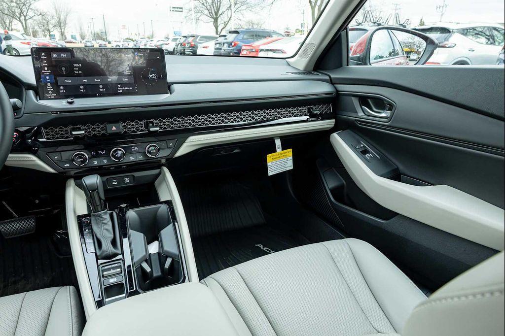 new 2025 Honda Accord Hybrid car, priced at $35,290