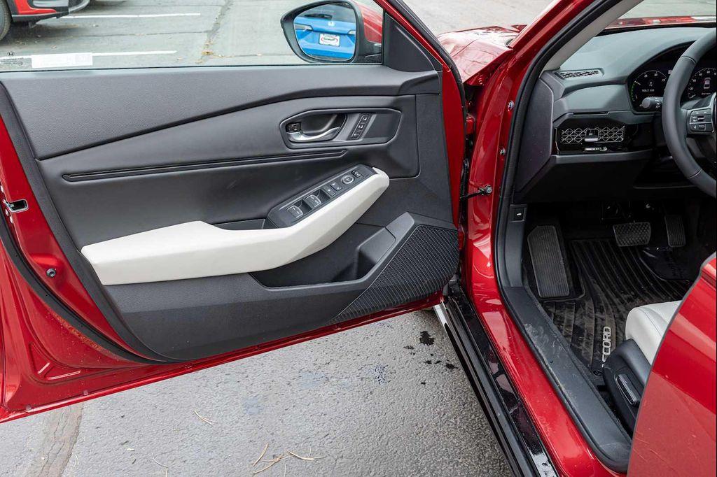 new 2025 Honda Accord Hybrid car, priced at $35,290