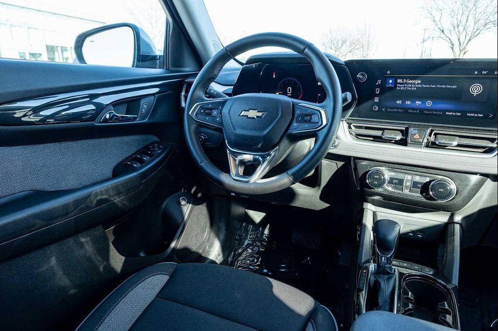 used 2025 Chevrolet TrailBlazer car, priced at $24,250