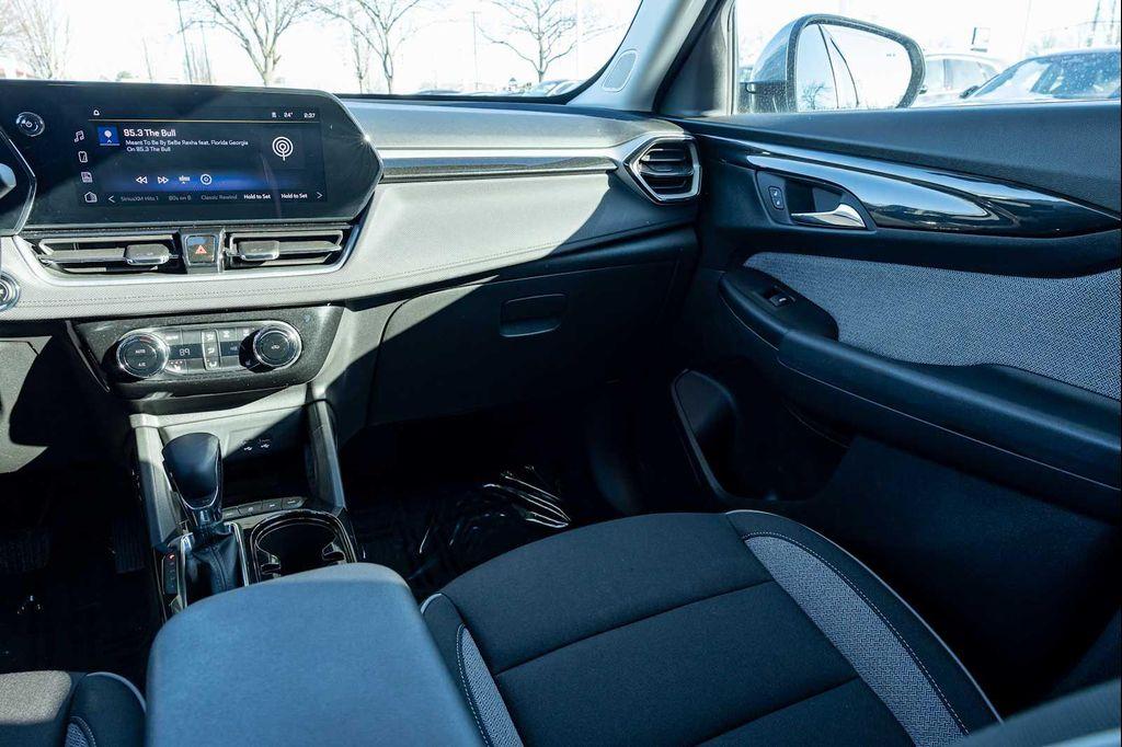 used 2025 Chevrolet TrailBlazer car, priced at $24,250