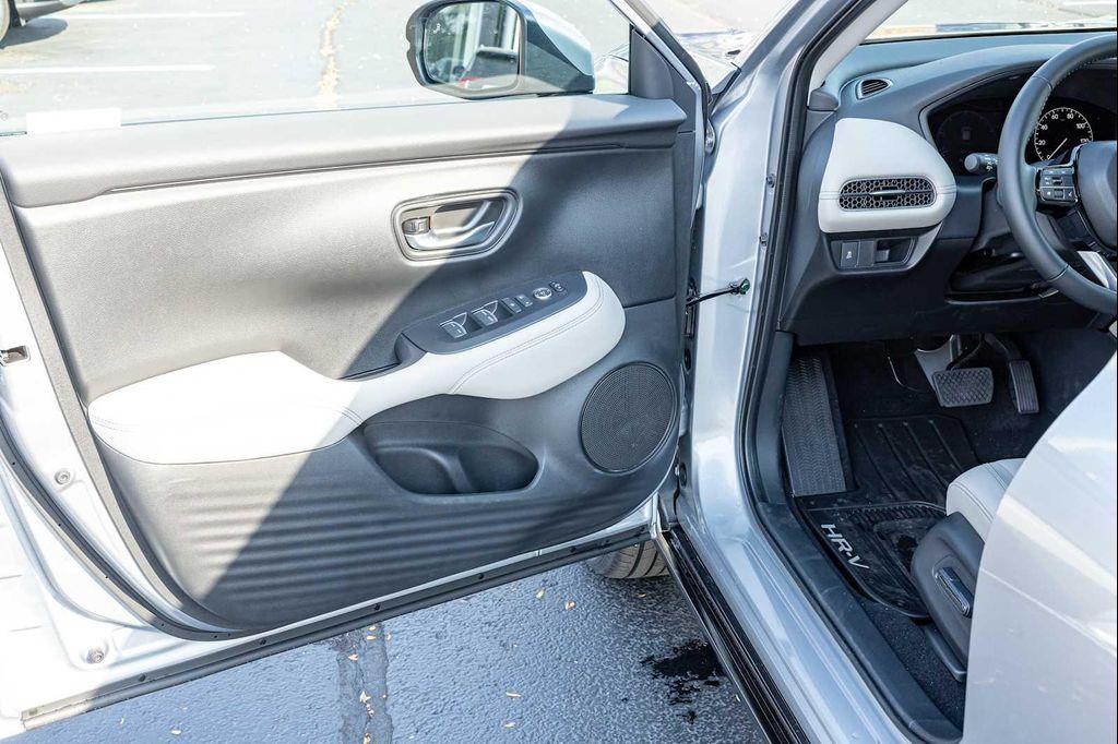 new 2026 Honda HR-V car, priced at $32,000